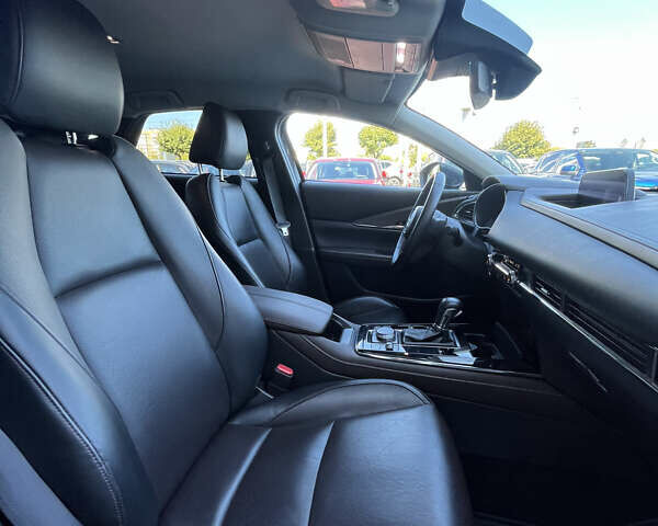 Серый Мазда CX-30, объемом двигателя 2 л и пробегом 40 тыс. км за 25234 $, фото 12 на Automoto.ua