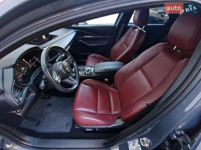 Серый Мазда CX-30, объемом двигателя 2.5 л и пробегом 60 тыс. км за 25990 $, фото 39 на Automoto.ua