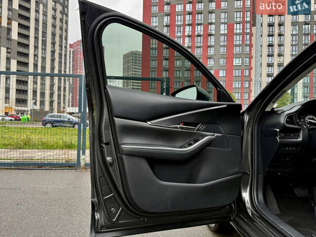 Серый Мазда CX-30, объемом двигателя 2.5 л и пробегом 28 тыс. км за 21900 $, фото 20 на Automoto.ua