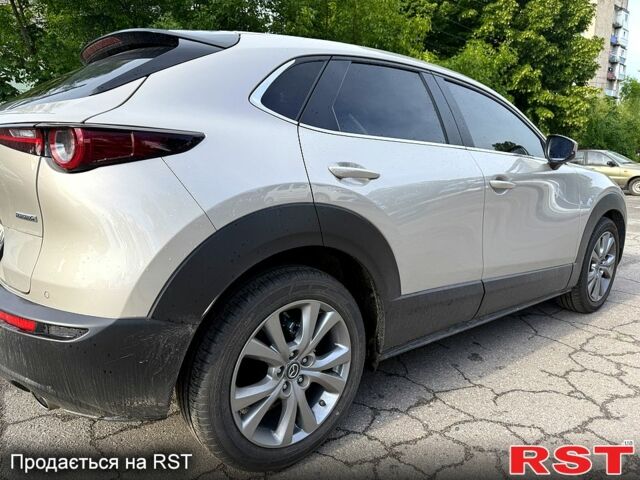 Серый Мазда CX-30, объемом двигателя 2 л и пробегом 4 тыс. км за 26999 $, фото 1 на Automoto.ua