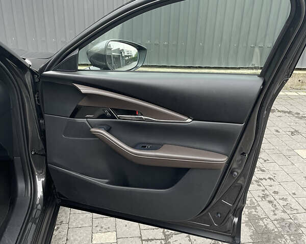 Сірий Мазда CX-30, об'ємом двигуна 2.49 л та пробігом 44 тис. км за 24000 $, фото 21 на Automoto.ua