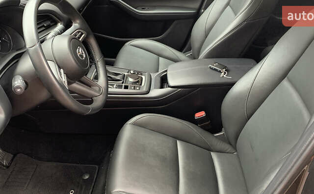 Серый Мазда CX-30, объемом двигателя 2.49 л и пробегом 21 тыс. км за 17550 $, фото 7 на Automoto.ua