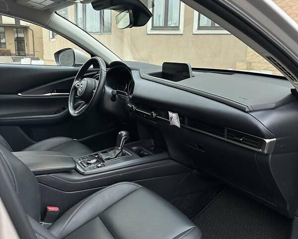 Серый Мазда CX-30, объемом двигателя 2.49 л и пробегом 103 тыс. км за 23000 $, фото 11 на Automoto.ua