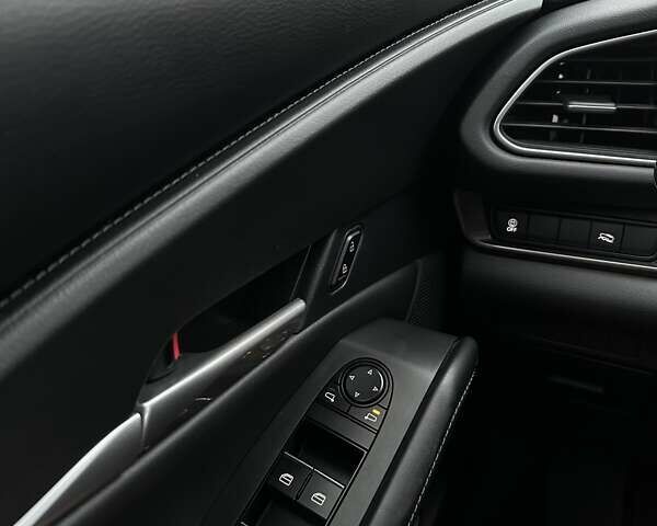 Серый Мазда CX-30, объемом двигателя 2.49 л и пробегом 103 тыс. км за 23000 $, фото 19 на Automoto.ua