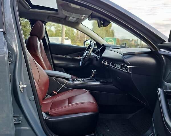 Сірий Мазда CX-30, об'ємом двигуна 2.49 л та пробігом 39 тис. км за 22900 $, фото 9 на Automoto.ua