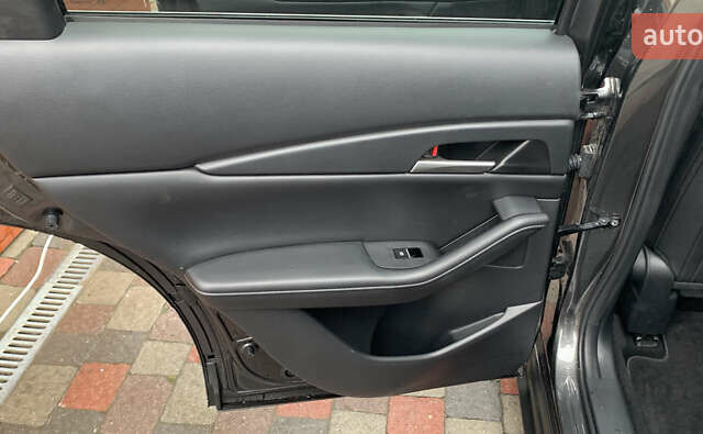 Серый Мазда CX-30, объемом двигателя 2.49 л и пробегом 21 тыс. км за 17550 $, фото 10 на Automoto.ua