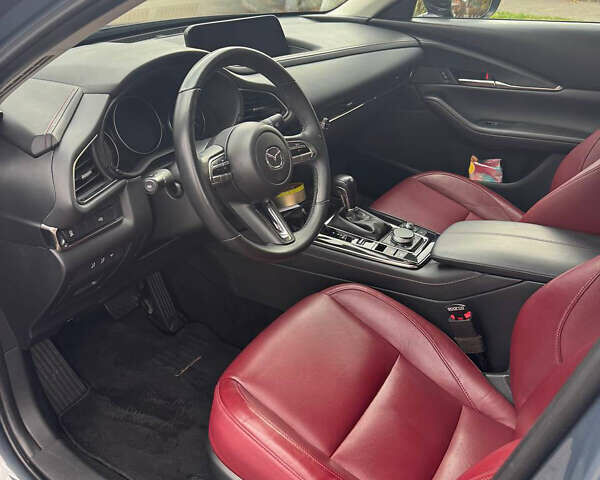 Серый Мазда CX-30, объемом двигателя 2.49 л и пробегом 94 тыс. км за 22000 $, фото 10 на Automoto.ua