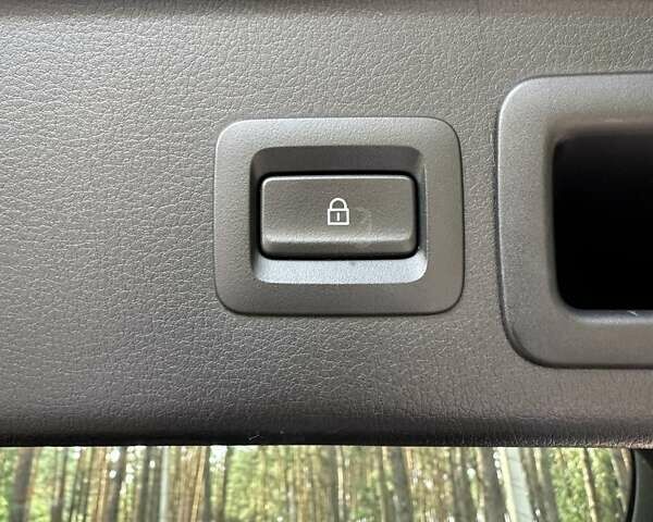 Серый Мазда CX-30, объемом двигателя 2.49 л и пробегом 56 тыс. км за 21100 $, фото 17 на Automoto.ua