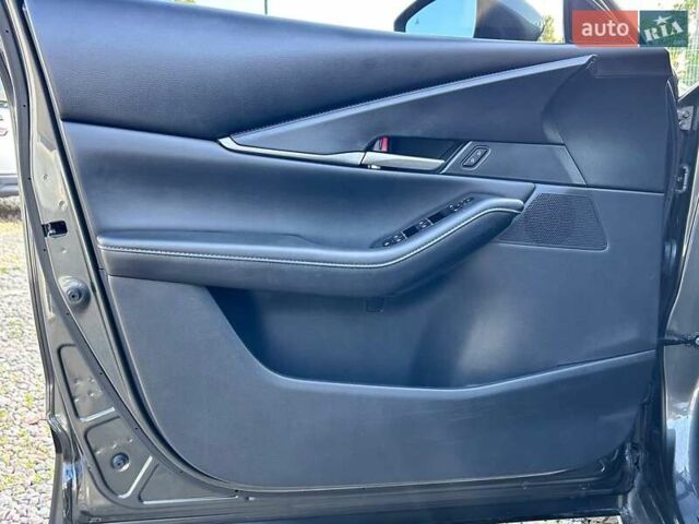 Сірий Мазда CX-30, об'ємом двигуна 2.5 л та пробігом 24 тис. км за 22300 $, фото 12 на Automoto.ua