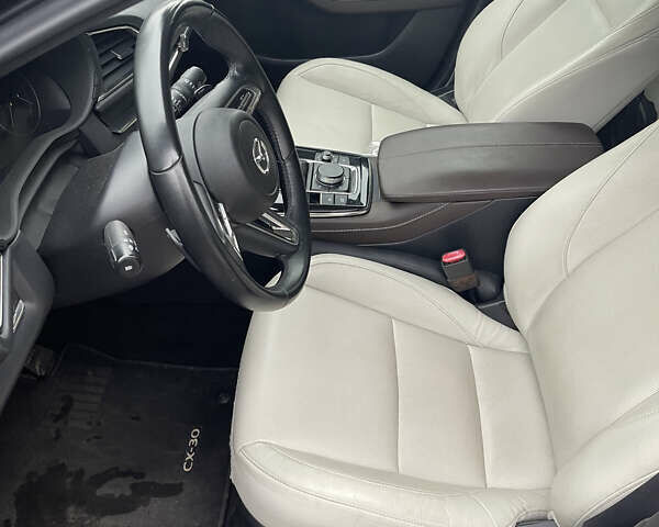 Сірий Мазда CX-30, об'ємом двигуна 2.49 л та пробігом 44 тис. км за 24000 $, фото 26 на Automoto.ua
