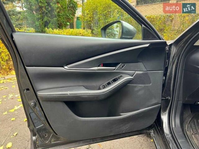 Серый Мазда CX-30, объемом двигателя 2.5 л и пробегом 29 тыс. км за 20990 $, фото 8 на Automoto.ua