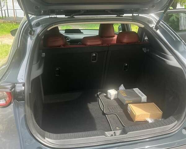 Серый Мазда CX-30, объемом двигателя 2.49 л и пробегом 20 тыс. км за 24500 $, фото 9 на Automoto.ua