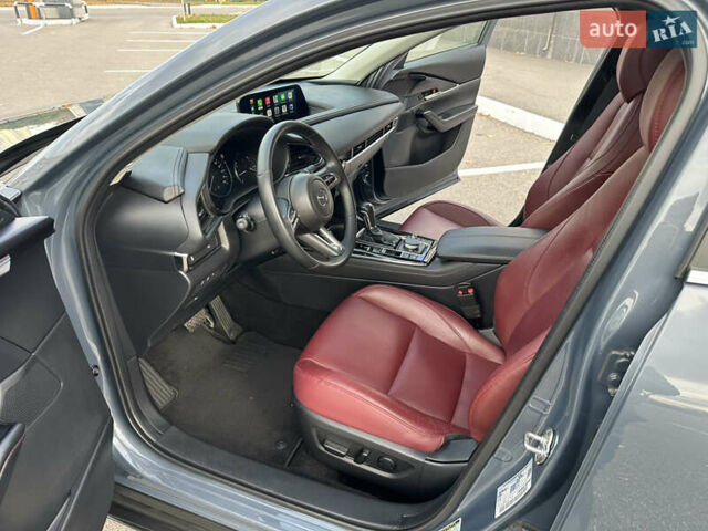 Серый Мазда CX-30, объемом двигателя 2.49 л и пробегом 29 тыс. км за 24900 $, фото 13 на Automoto.ua