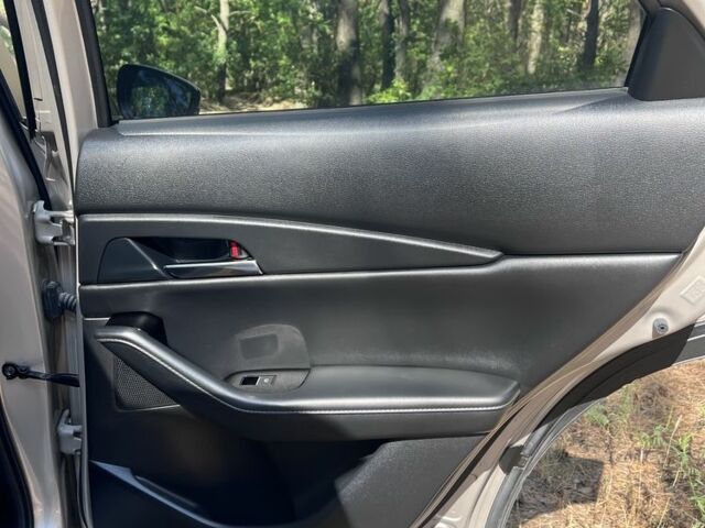 Серый Мазда CX-30, объемом двигателя 2.5 л и пробегом 17 тыс. км за 22500 $, фото 9 на Automoto.ua