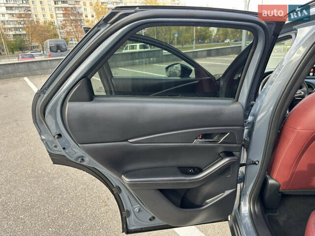 Серый Мазда CX-30, объемом двигателя 2.49 л и пробегом 29 тыс. км за 24900 $, фото 15 на Automoto.ua