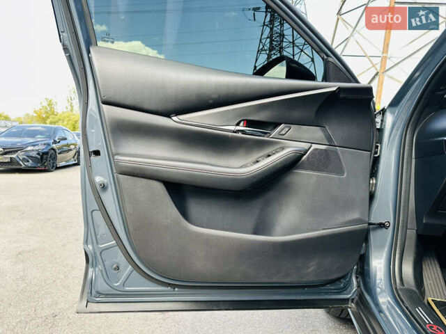 Сірий Мазда CX-30, об'ємом двигуна 2.49 л та пробігом 34 тис. км за 24500 $, фото 14 на Automoto.ua