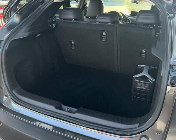 Сірий Мазда CX-30, об'ємом двигуна 2.5 л та пробігом 17 тис. км за 23600 $, фото 4 на Automoto.ua