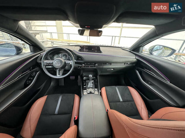 Серый Мазда CX-30, объемом двигателя 2 л и пробегом 7 тыс. км за 35500 $, фото 83 на Automoto.ua