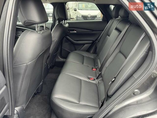Сірий Мазда CX-30, об'ємом двигуна 2.49 л та пробігом 2 тис. км за 23500 $, фото 14 на Automoto.ua