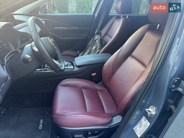 Сірий Мазда CX-30, об'ємом двигуна 2.5 л та пробігом 4 тис. км за 21900 $, фото 16 на Automoto.ua