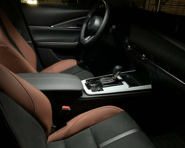 Сірий Мазда CX-30, об'ємом двигуна 2 л та пробігом 13 тис. км за 33300 $, фото 2 на Automoto.ua