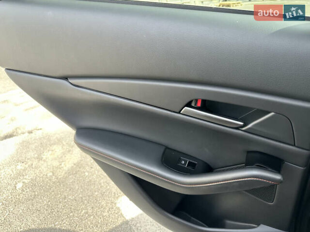 Серый Мазда CX-30, объемом двигателя 2 л и пробегом 7 тыс. км за 35500 $, фото 27 на Automoto.ua