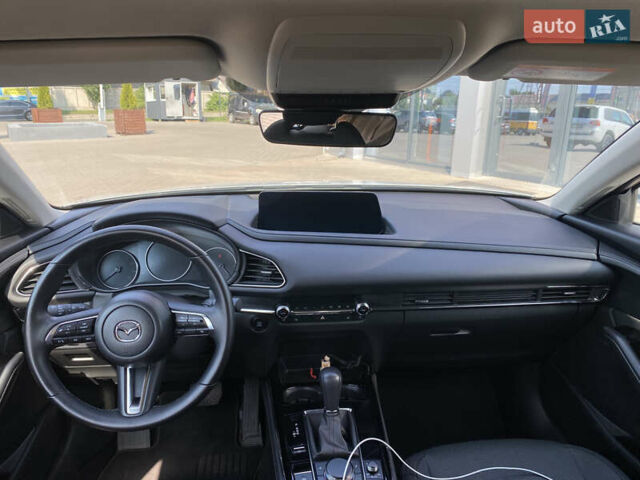 Серый Мазда CX-30, объемом двигателя 2 л и пробегом 7 тыс. км за 28999 $, фото 10 на Automoto.ua