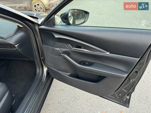 Серый Мазда CX-30, объемом двигателя 2.5 л и пробегом 2 тыс. км за 25550 $, фото 16 на Automoto.ua