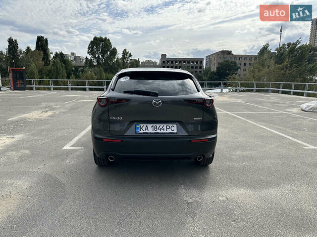 Серый Мазда CX-30, объемом двигателя 2 л и пробегом 7 тыс. км за 35500 $, фото 4 на Automoto.ua