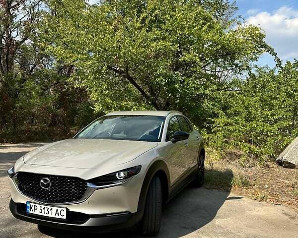 Сірий Мазда CX-30, об'ємом двигуна 2.49 л та пробігом 29 тис. км за 23900 $, фото 2 на Automoto.ua