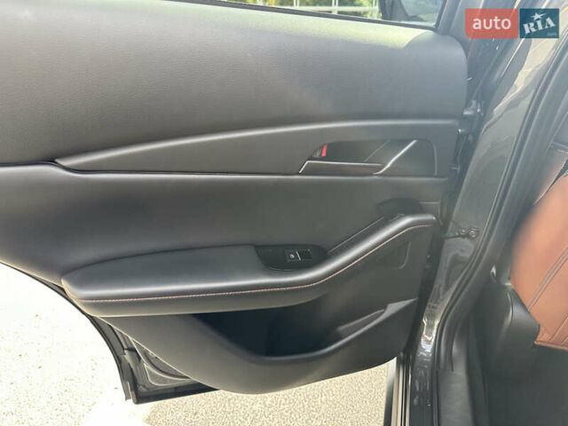 Серый Мазда CX-30, объемом двигателя 2 л и пробегом 7 тыс. км за 35500 $, фото 30 на Automoto.ua