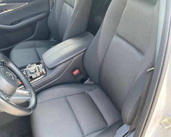 Серый Мазда CX-30, объемом двигателя 2 л и пробегом 7 тыс. км за 28999 $, фото 19 на Automoto.ua