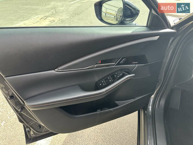 Серый Мазда CX-30, объемом двигателя 2 л и пробегом 7 тыс. км за 35500 $, фото 26 на Automoto.ua
