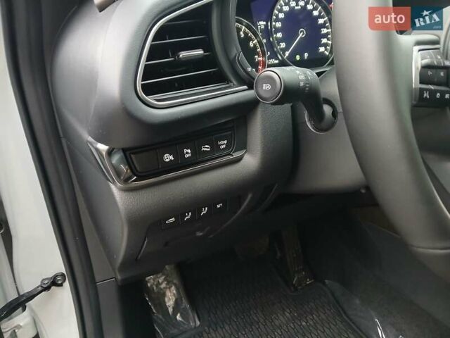 Серый Мазда CX-30, объемом двигателя 2 л и пробегом 1 тыс. км за 29900 $, фото 16 на Automoto.ua