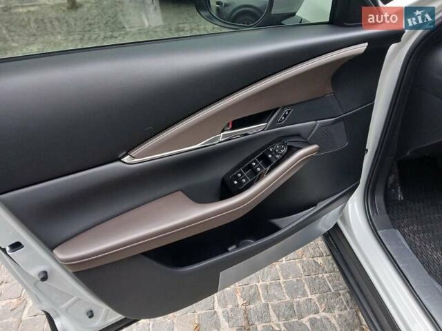 Серый Мазда CX-30, объемом двигателя 2 л и пробегом 1 тыс. км за 29900 $, фото 15 на Automoto.ua