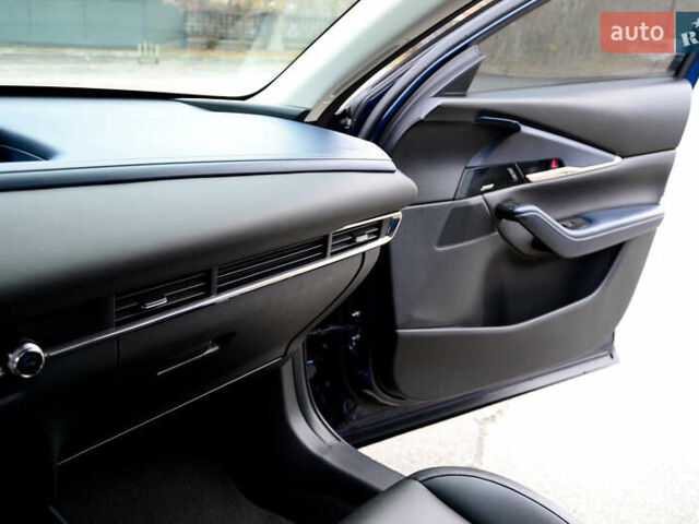 Синий Мазда CX-30, объемом двигателя 2.49 л и пробегом 105 тыс. км за 18199 $, фото 35 на Automoto.ua