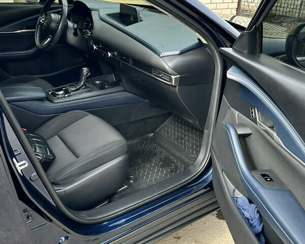 Синий Мазда CX-30, объемом двигателя 2.49 л и пробегом 63 тыс. км за 18400 $, фото 9 на Automoto.ua