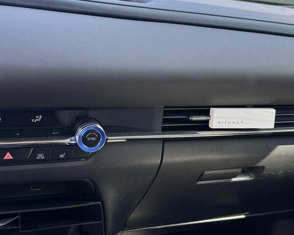 Синий Мазда CX-30, объемом двигателя 2.5 л и пробегом 70 тыс. км за 20000 $, фото 7 на Automoto.ua