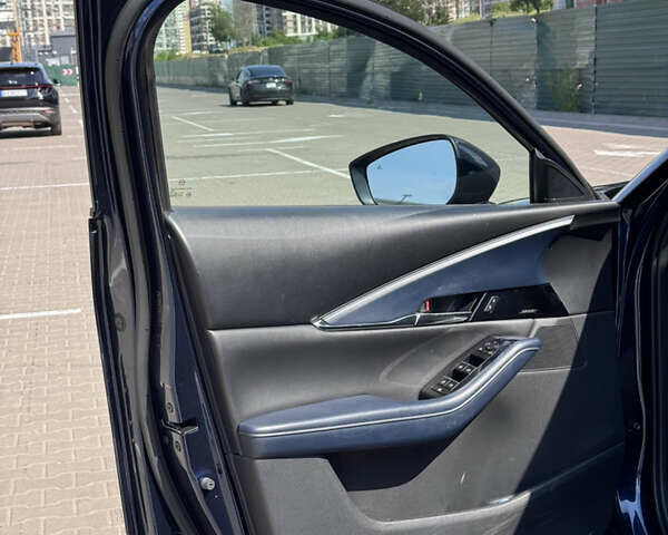 Синий Мазда CX-30, объемом двигателя 2.5 л и пробегом 70 тыс. км за 20000 $, фото 6 на Automoto.ua