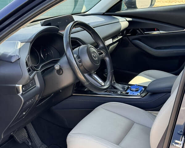 Синий Мазда CX-30, объемом двигателя 2.5 л и пробегом 70 тыс. км за 20000 $, фото 1 на Automoto.ua