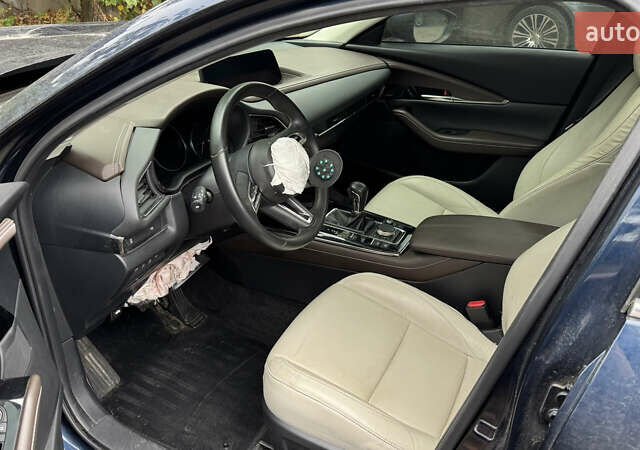Синій Мазда CX-30, об'ємом двигуна 2.5 л та пробігом 93 тис. км за 13200 $, фото 16 на Automoto.ua