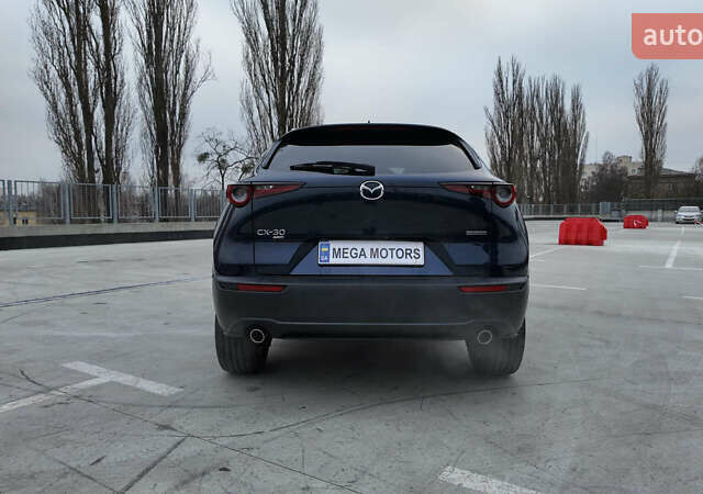 Синий Мазда CX-30, объемом двигателя 2.49 л и пробегом 57 тыс. км за 22990 $, фото 4 на Automoto.ua