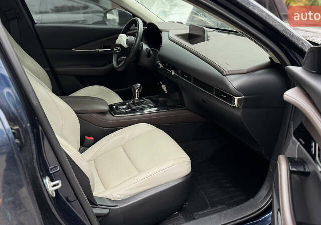 Синій Мазда CX-30, об'ємом двигуна 2.5 л та пробігом 93 тис. км за 13200 $, фото 6 на Automoto.ua