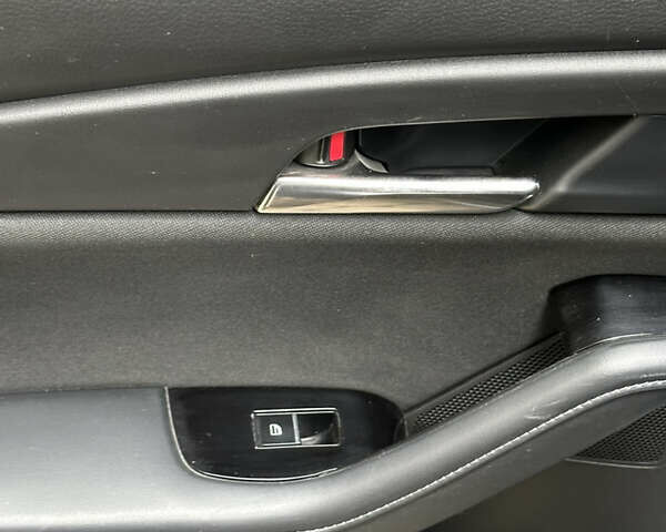 Синий Мазда CX-30, объемом двигателя 2 л и пробегом 63 тыс. км за 18950 $, фото 8 на Automoto.ua