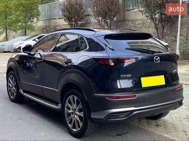 Синий Мазда CX-30 EV, объемом двигателя 0 л и пробегом 40 тыс. км за 20500 $, фото 2 на Automoto.ua