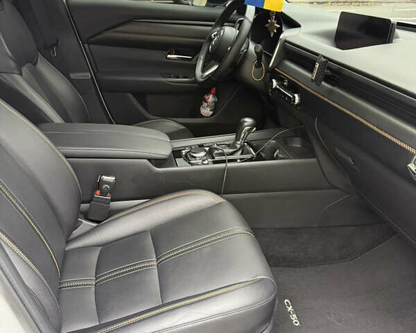 Белый Мазда CX-50, объемом двигателя 2.49 л и пробегом 27 тыс. км за 27000 $, фото 1 на Automoto.ua