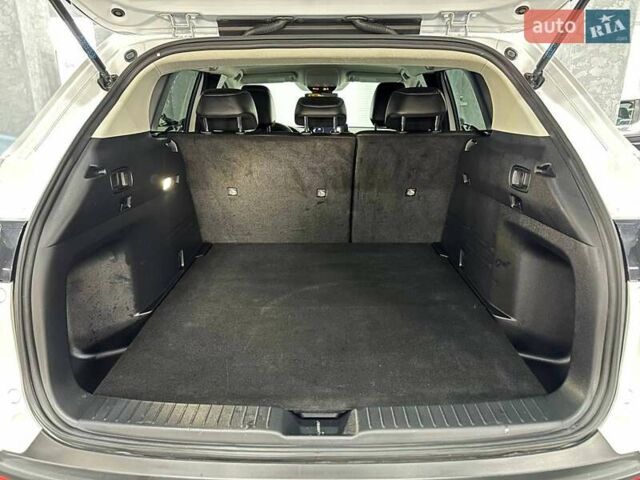 Белый Мазда CX-50, объемом двигателя 2.5 л и пробегом 49 тыс. км за 25999 $, фото 21 на Automoto.ua