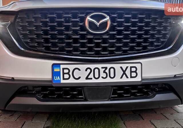 Белый Мазда CX-50, объемом двигателя 2.49 л и пробегом 27 тыс. км за 27800 $, фото 3 на Automoto.ua