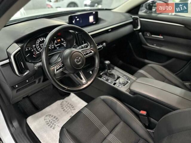 Белый Мазда CX-50, объемом двигателя 2.5 л и пробегом 49 тыс. км за 25999 $, фото 10 на Automoto.ua