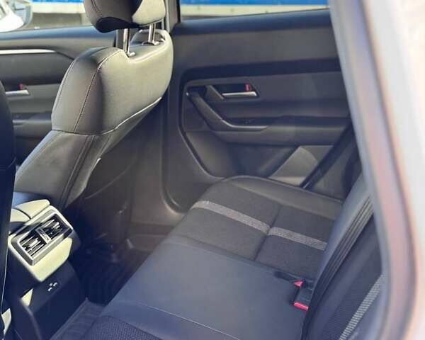 Белый Мазда CX-50, объемом двигателя 2.49 л и пробегом 5 тыс. км за 25400 $, фото 33 на Automoto.ua